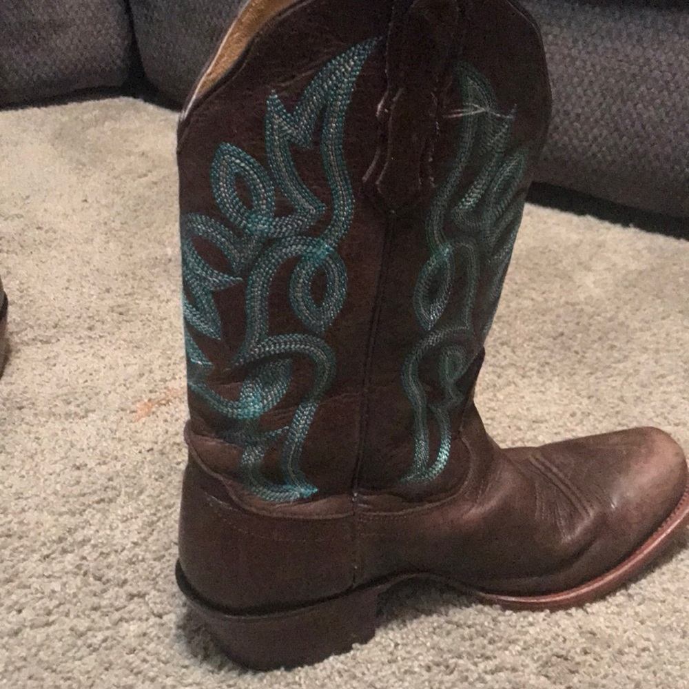 Boots - Picture 4 of 4